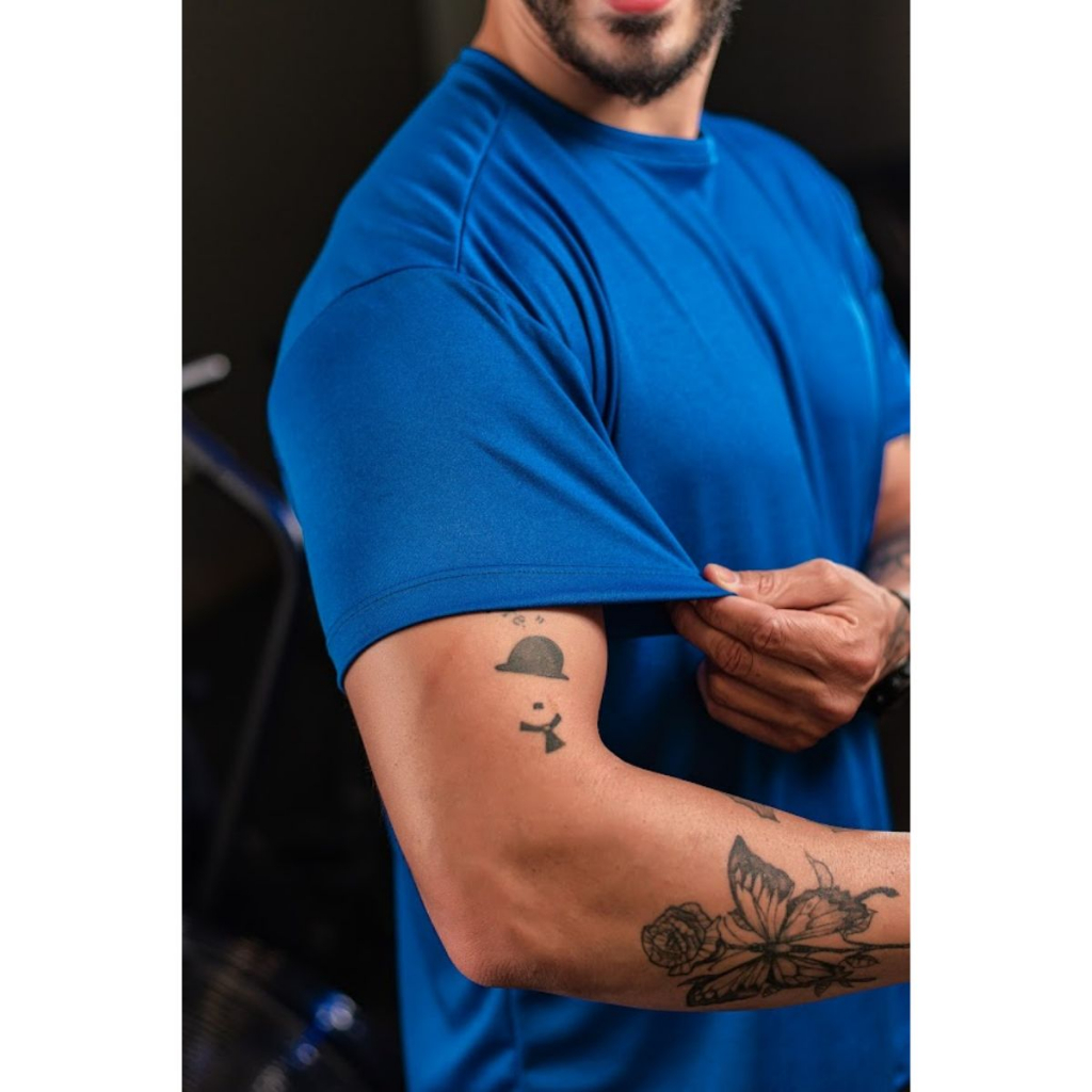 Kit 3 Camisas Masculinas Fitness com Proteção UV50+ – Manga Curta, Academia, Praia, Piscina e Esportes - Imagem 5