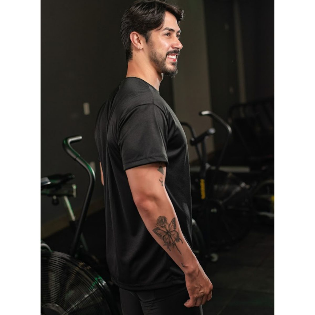 Kit 3 Camisas Masculinas Fitness com Proteção UV50+ – Manga Curta, Academia, Praia, Piscina e Esportes - Imagem 6